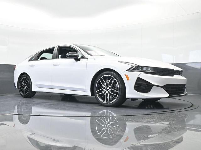 Photo of 2023 Glacial White Pearl Kia K5
