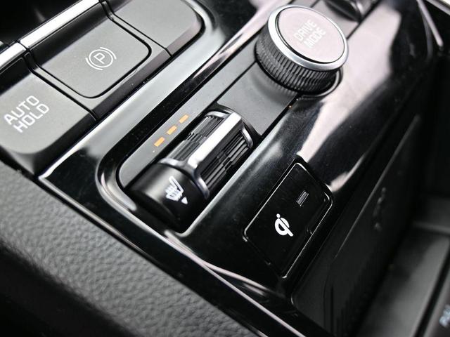 Photo of 2023 Glacial White Pearl Kia K5