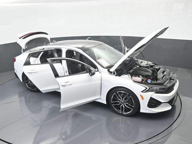 Photo of 2023 Glacial White Pearl Kia K5