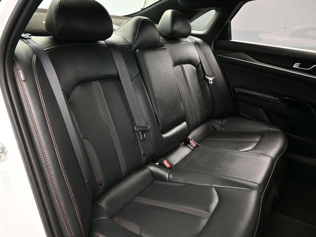 Photo of 2023 Glacial White Pearl Kia K5