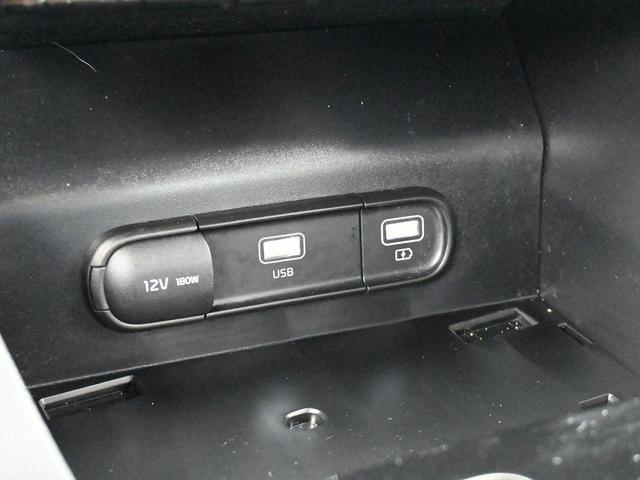 Photo of 2023 Glacial White Pearl Kia K5