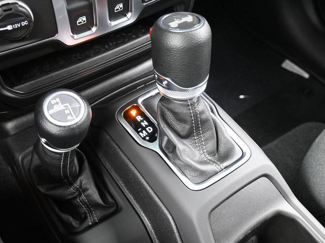 Photo of 2025 Black Clearcoat Jeep Wrangler