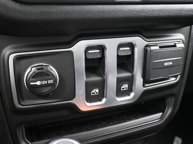 Photo of 2025 Black Clearcoat Jeep Wrangler