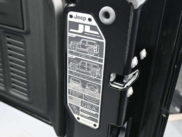 Photo of 2025 Black Clearcoat Jeep Wrangler