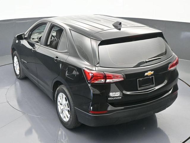 Photo of 2023 Mosaic Black Metallic Chevrolet Equinox