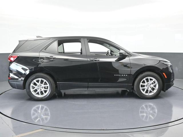 Photo of 2023 Mosaic Black Metallic Chevrolet Equinox