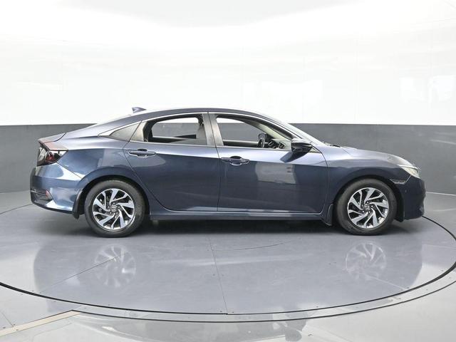 Photo of 2017 Blue Honda Civic
