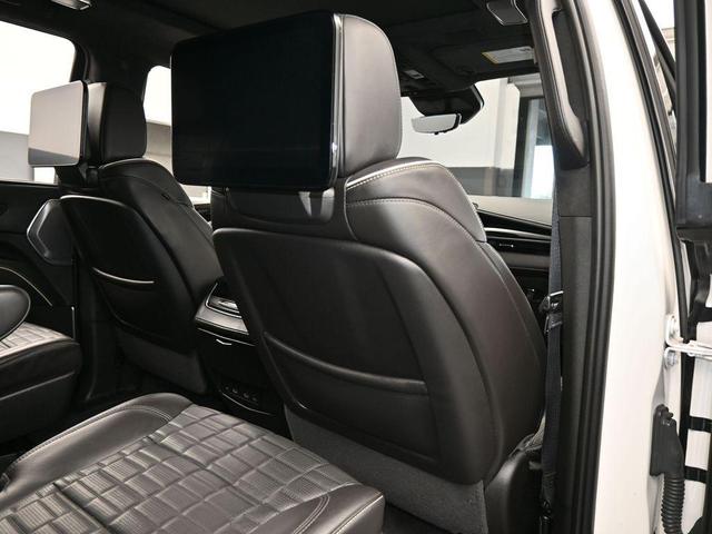 Photo of 2023 Crystal White Tri-Coat Cadillac Escalade