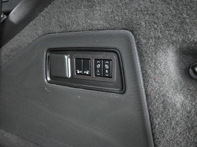 Photo of 2023 Crystal White Tri-Coat Cadillac Escalade