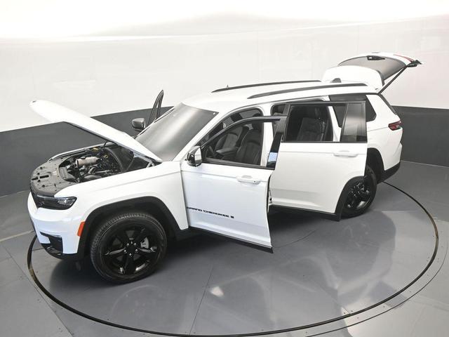 Photo of 2025 Bright White Clearcoat Jeep Grand Cherokee L