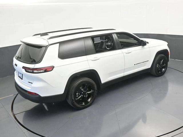 Photo of 2025 Bright White Clearcoat Jeep Grand Cherokee L