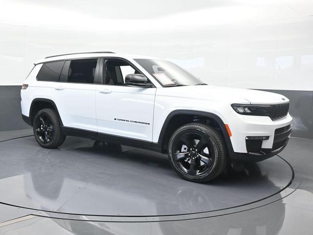 Photo of 2025 Bright White Clearcoat Jeep Grand Cherokee L