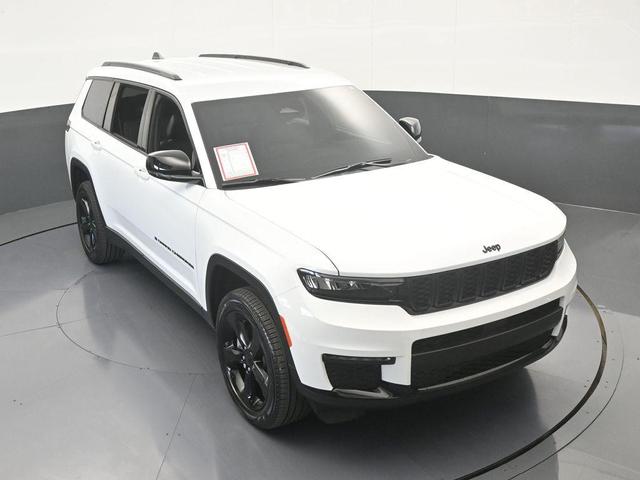 Photo of 2025 Bright White Clearcoat Jeep Grand Cherokee L