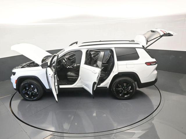 Photo of 2025 Bright White Clearcoat Jeep Grand Cherokee L