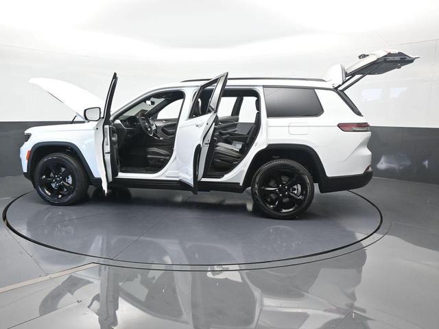 Photo of 2025 Bright White Clearcoat Jeep Grand Cherokee L