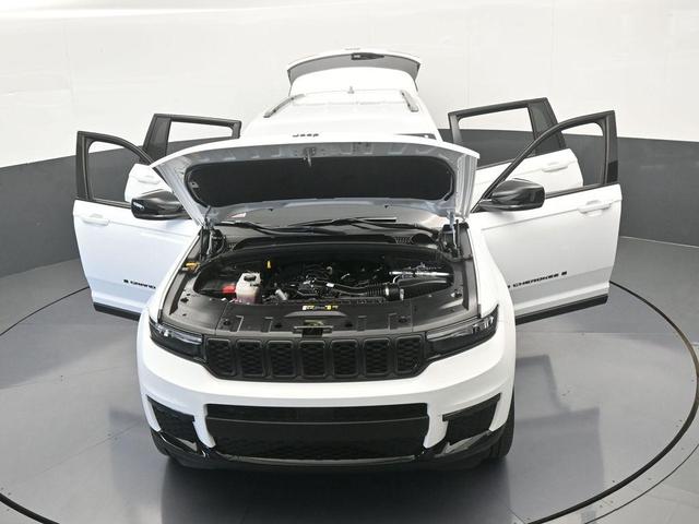 Photo of 2025 Bright White Clearcoat Jeep Grand Cherokee L