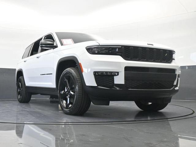 Photo of 2025 Bright White Clearcoat Jeep Grand Cherokee L