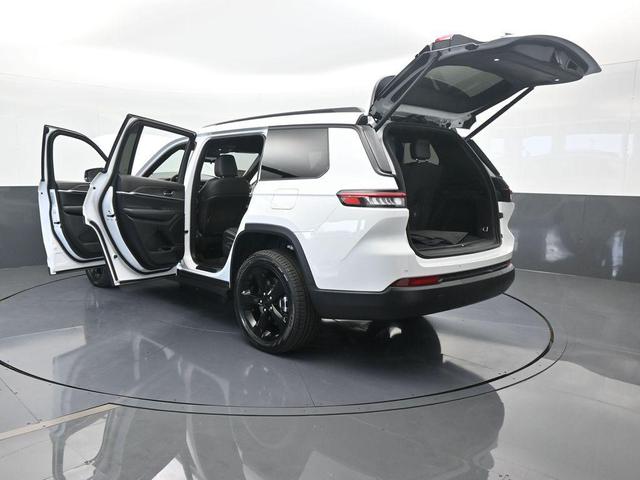 Photo of 2025 Bright White Clearcoat Jeep Grand Cherokee L