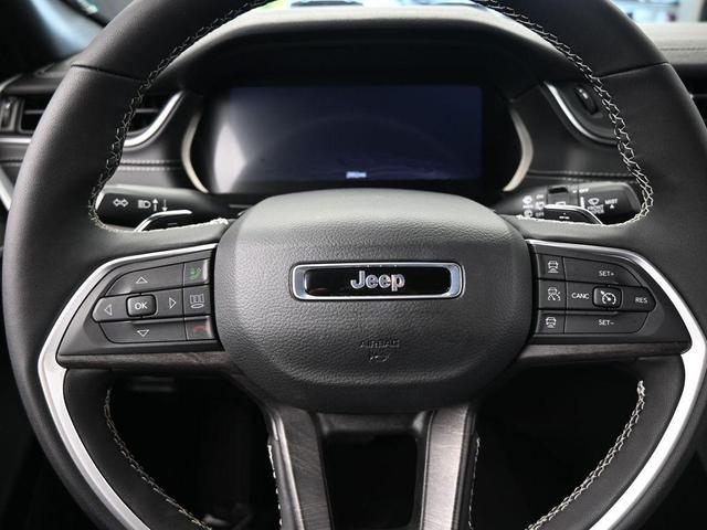 Photo of 2025 Bright White Clearcoat Jeep Grand Cherokee L