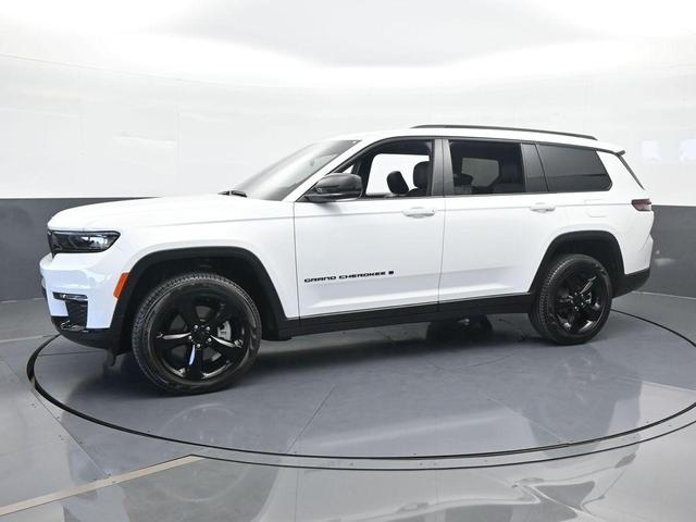Photo of 2025 Bright White Clearcoat Jeep Grand Cherokee L