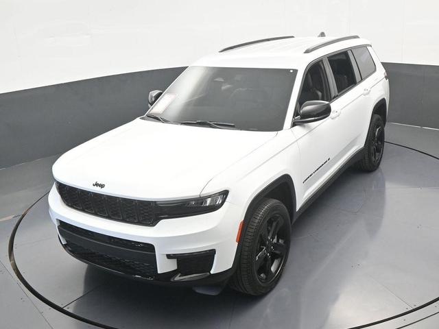 Photo of 2025 Bright White Clearcoat Jeep Grand Cherokee L