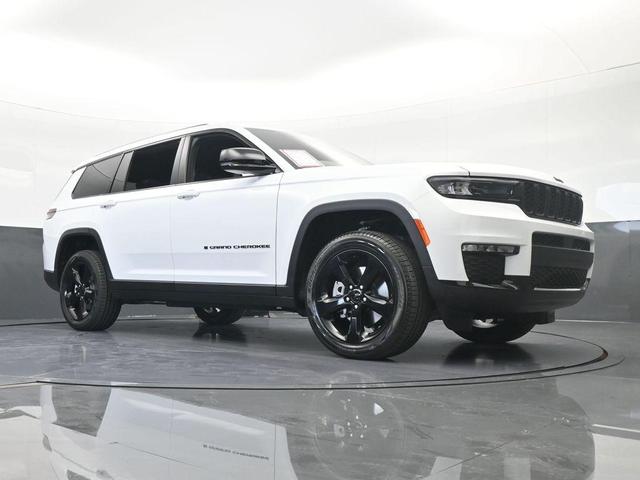 Photo of 2025 Bright White Clearcoat Jeep Grand Cherokee L