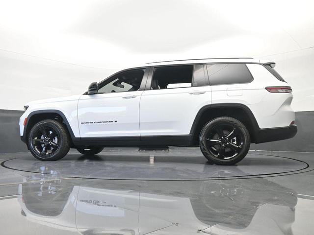 Photo of 2025 Bright White Clearcoat Jeep Grand Cherokee L