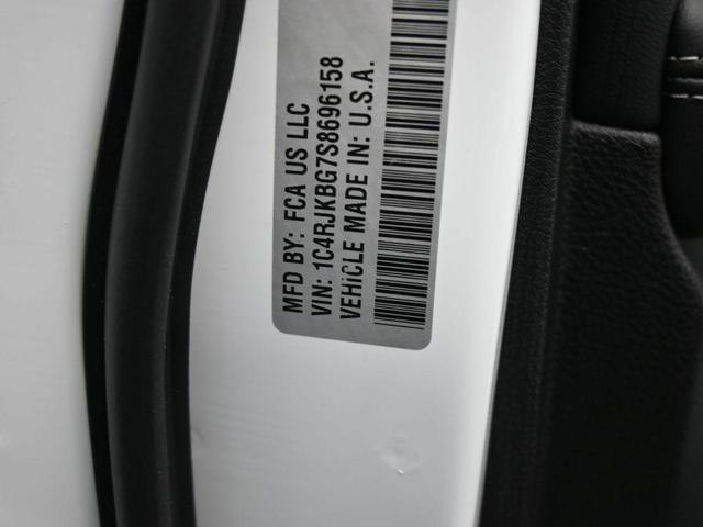 Photo of 2025 Bright White Clearcoat Jeep Grand Cherokee L