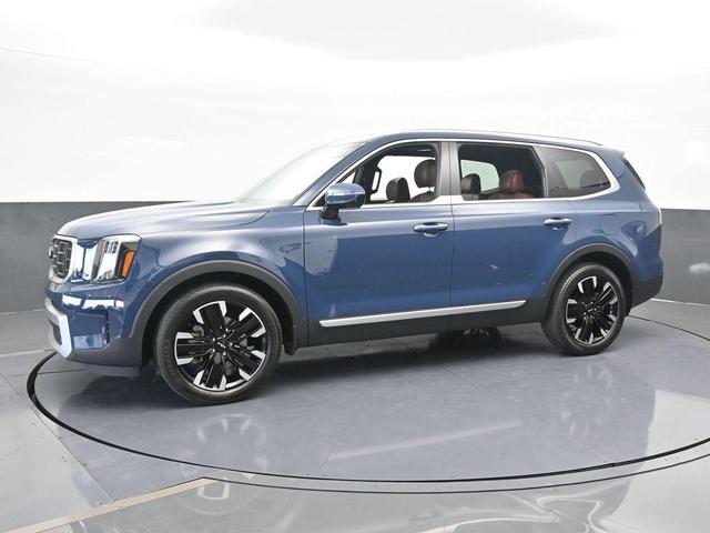 Photo of 2023 Midnight Black Kia Telluride