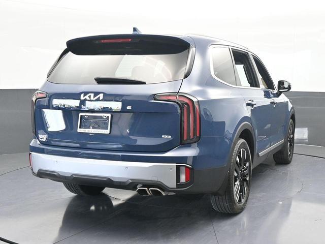 Photo of 2023 Midnight Black Kia Telluride