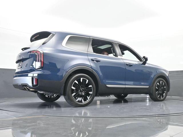Photo of 2023 Midnight Black Kia Telluride
