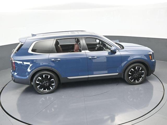 Photo of 2023 Midnight Black Kia Telluride