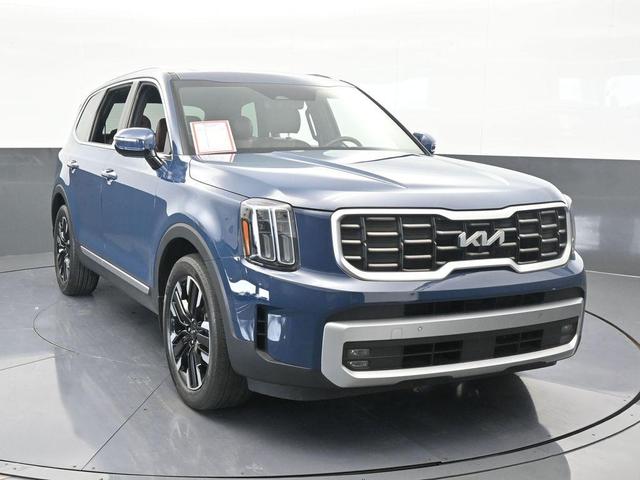 Photo of 2023 Midnight Black Kia Telluride