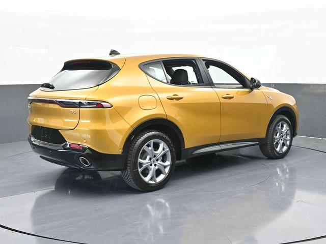 Photo of 2025 Gold Dodge Hornet