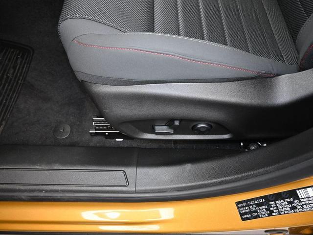 Photo of 2025 Gold Dodge Hornet