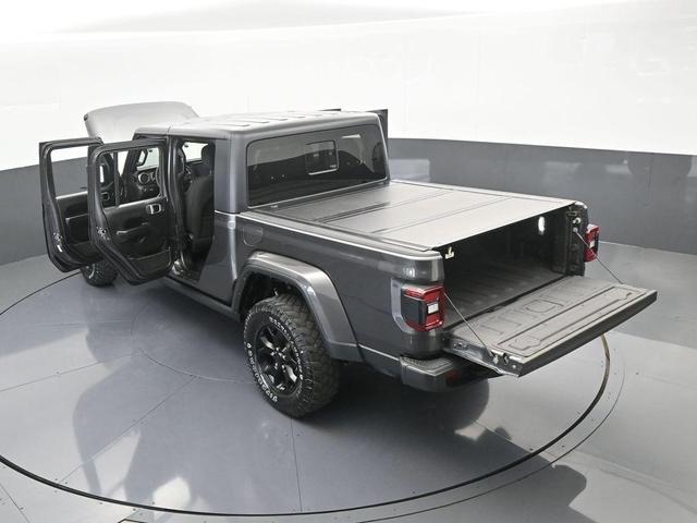 Photo of 2021 Granite Crystal Clearcoat Metallic Jeep Gladiator