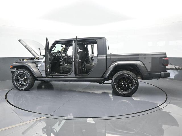 Photo of 2021 Granite Crystal Clearcoat Metallic Jeep Gladiator