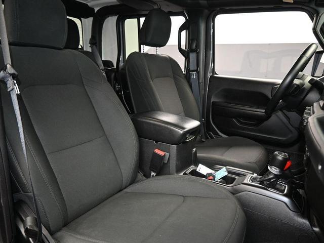 Photo of 2021 Granite Crystal Clearcoat Metallic Jeep Gladiator