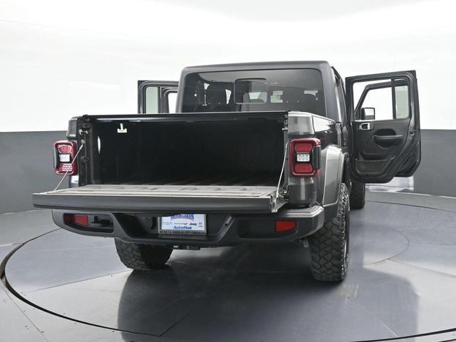 Photo of 2021 Granite Crystal Clearcoat Metallic Jeep Gladiator