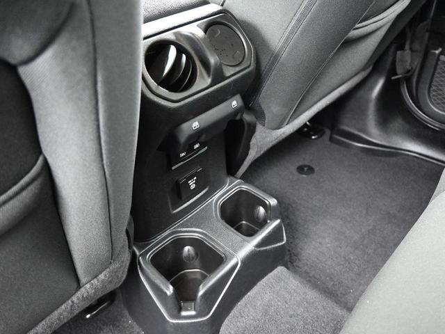 Photo of 2021 Granite Crystal Clearcoat Metallic Jeep Gladiator