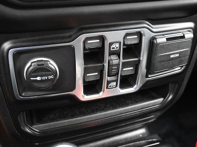 Photo of 2021 Granite Crystal Clearcoat Metallic Jeep Gladiator