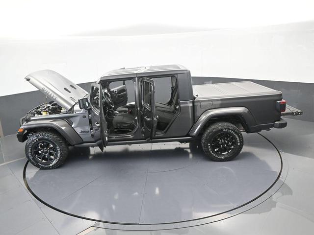 Photo of 2021 Granite Crystal Clearcoat Metallic Jeep Gladiator