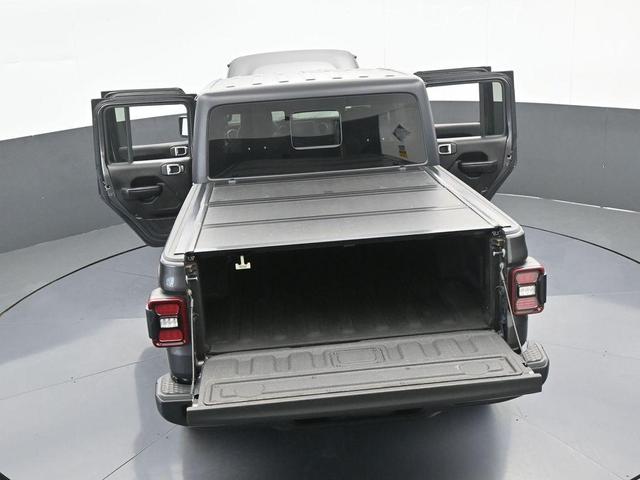 Photo of 2021 Granite Crystal Clearcoat Metallic Jeep Gladiator