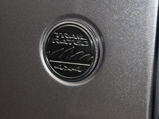Photo of 2021 Granite Crystal Clearcoat Metallic Jeep Gladiator