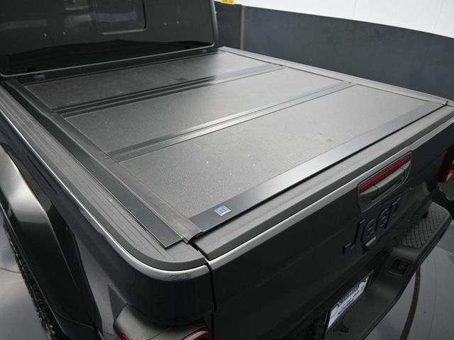 Photo of 2021 Granite Crystal Clearcoat Metallic Jeep Gladiator