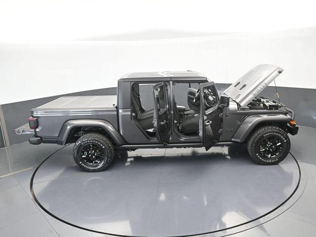 Photo of 2021 Granite Crystal Clearcoat Metallic Jeep Gladiator