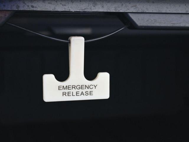 Photo of 2021 Granite Crystal Clearcoat Metallic Jeep Gladiator