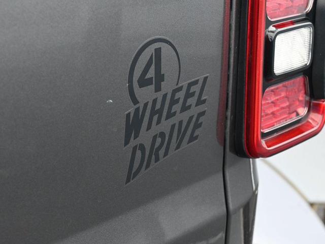 Photo of 2021 Granite Crystal Clearcoat Metallic Jeep Gladiator