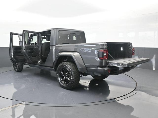 Photo of 2021 Granite Crystal Clearcoat Metallic Jeep Gladiator