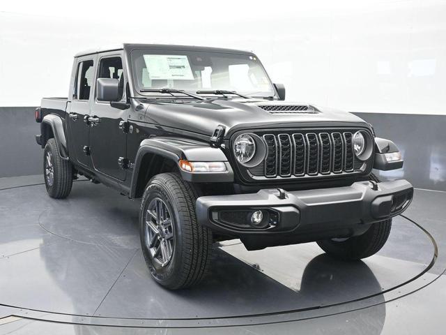 Photo of 2025 Black Clearcoat Jeep Gladiator